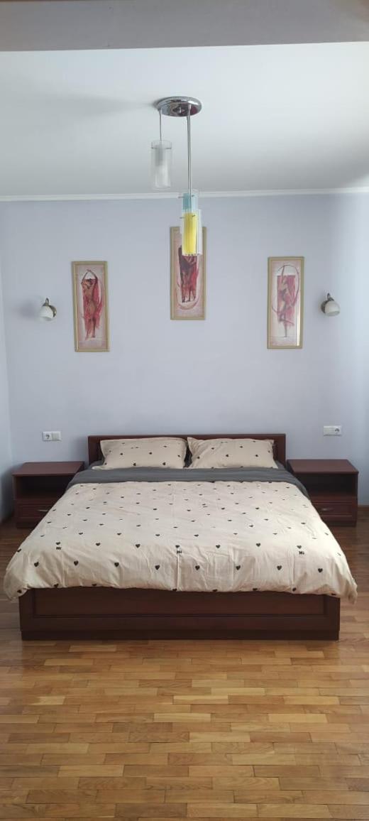 Apartment On Tole Bi الماتي المظهر الخارجي الصورة
